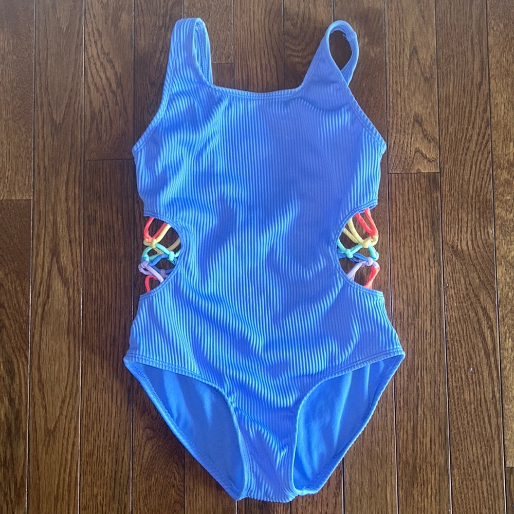 ☀️ Swimsuit Size M (7-8) 🐚